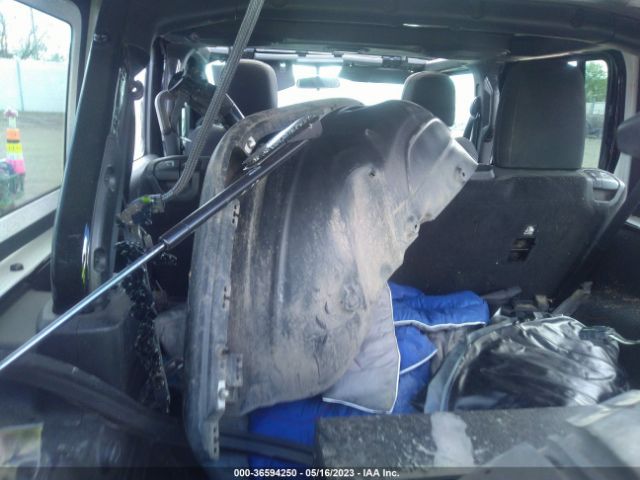1C4HJXDG4JW170182 Jeep Wrangler Unlimited Sport