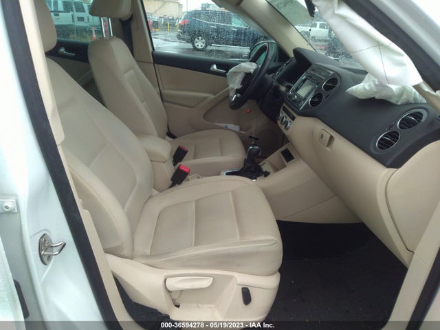 WVGAV3AX4EW581117 Volkswagen Tiguan Sel