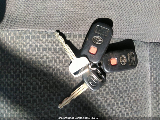 2003 TOYOTA MATRIX STD/XR VIN: 2T1LR32E83C705765