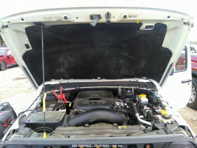 1C4HJXDN2JW283692 Jeep Wrangler Unlimited Sport