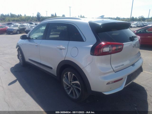 KNDCE3LC2H5077215 KIA Niro Touring