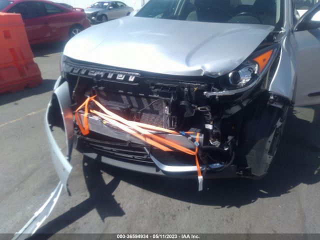 KNDCE3LC2H5077215 KIA Niro Touring
