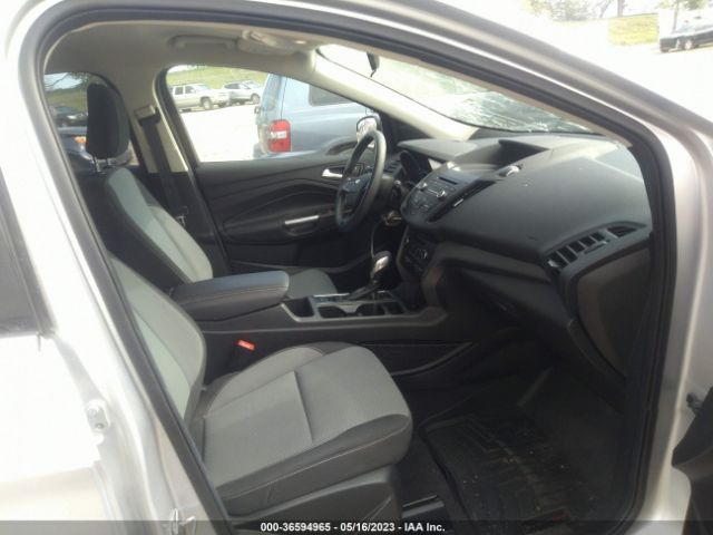 1FMCU0GD7JUC58080 Ford ESCAPE SE
