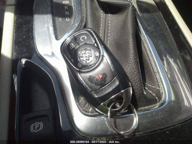 W04GU8SX1J1041318 Buick Regal Tourx Preferred