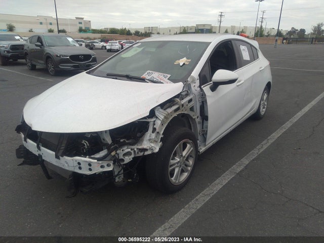 Chevrolet CRUZE LT 2018 3G1BE6SM8JS632129 Image 2