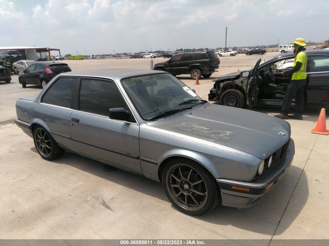 1989 BMW 325 I/IS VIN: WBAAA130XK4143307