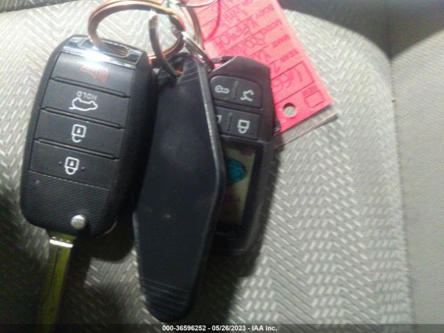 KNDPMCAC2L7744143 KIA Sportage Lx