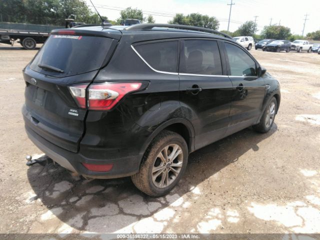 1FMCU0HDXJUC34094 Ford ESCAPE SEL