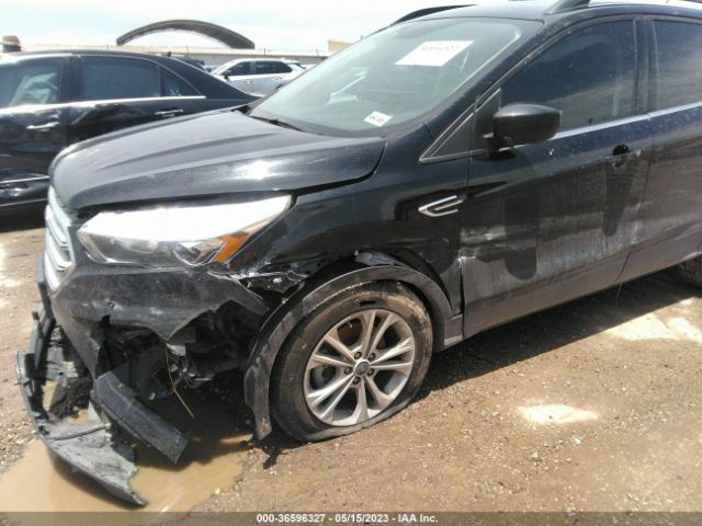 1FMCU0HDXJUC34094 Ford ESCAPE SEL