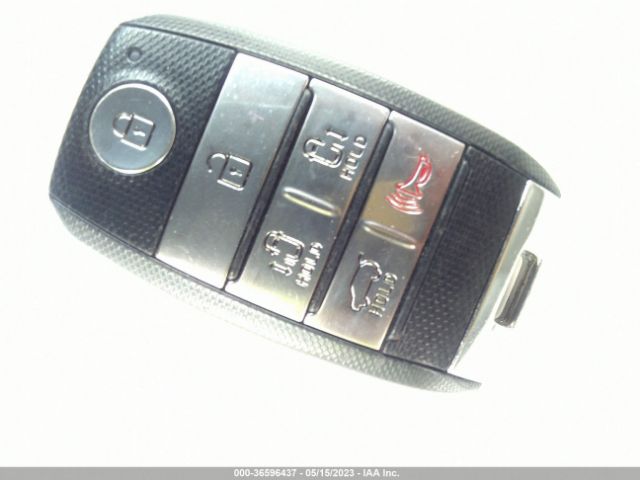 KNDMB5C15G6215670 KIA SEDONA LX