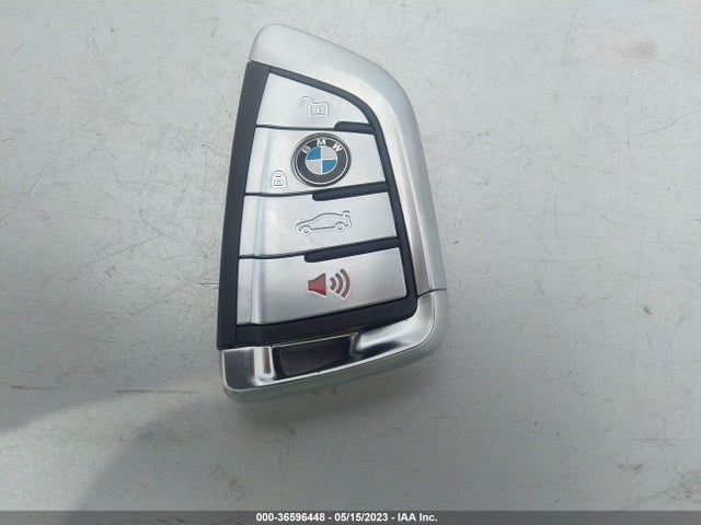 BMW 7 Series 740i 2016 WBA7E2C58GG547499 Image 3