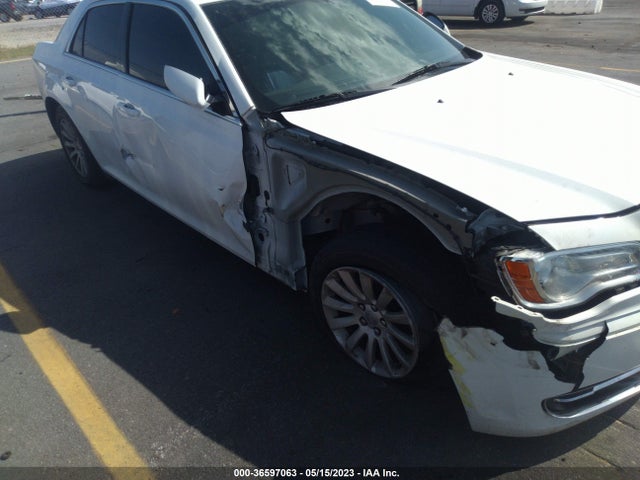 2C3CCAAG1EH375716 Chrysler 300
