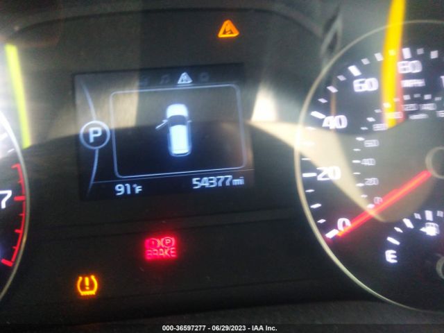 KNDPMCAC8H7285529 KIA Sportage Lx