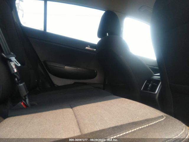 KNDPMCAC8H7285529 KIA Sportage Lx