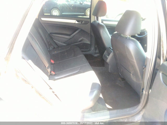 1VWAT7A34FC009981 Volkswagen Passat 1.8t Wolfsburg Ed
