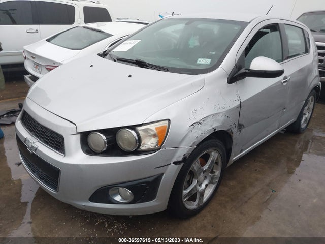 Chevrolet SONIC LTZ 2015 1G1JE6SB8F4106293 Image 2