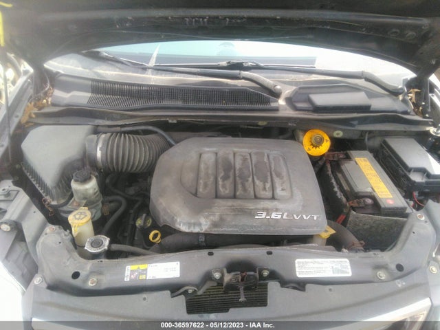 2C4RC1GG3ER453517 Chrysler Town & Country Limited