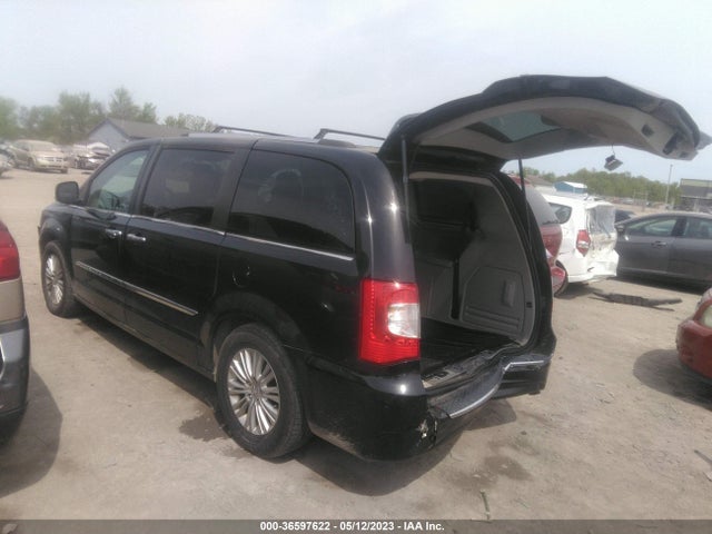 2C4RC1GG3ER453517 Chrysler Town & Country Limited