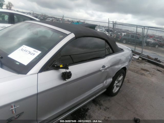 1ZVBP8EM0E5215609 Ford Mustang V6