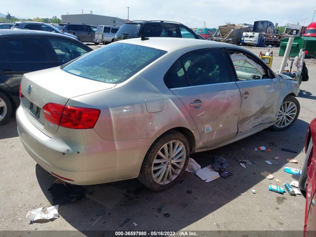 3VWL07AJ9EM321226 Volkswagen Jetta Sedan Sel
