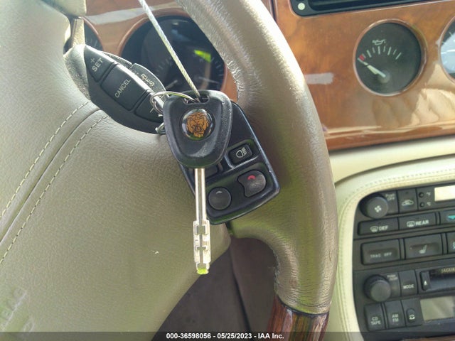 2001 JAGUAR XK8 VIN: SAJDA42C31NA14027