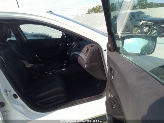 19UDE2F78LA012903 Acura Ilx Pkg