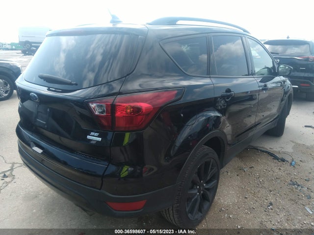 Ford ESCAPE SE 2019 1FMCU0GD8KUA03875 Image 4