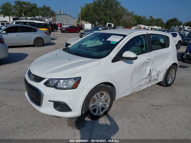 Chevrolet SONIC LT 2020 1G1JG6SB5L4109688 Image 2
