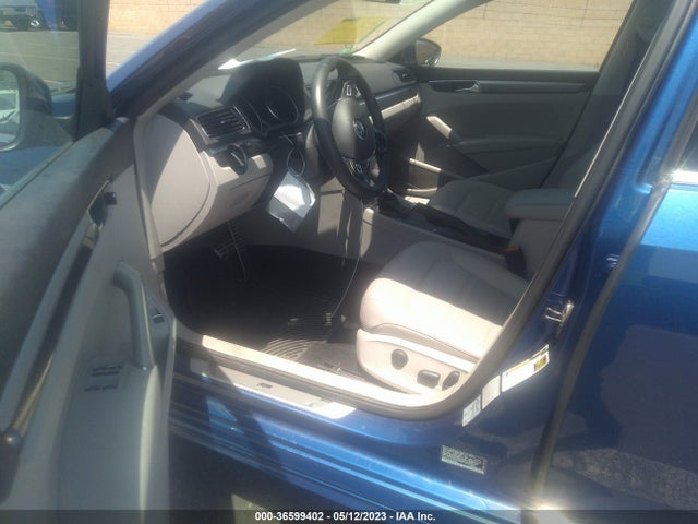 1VWDT7A3XHC047621 Volkswagen Passat R-line W/comfort Pkg