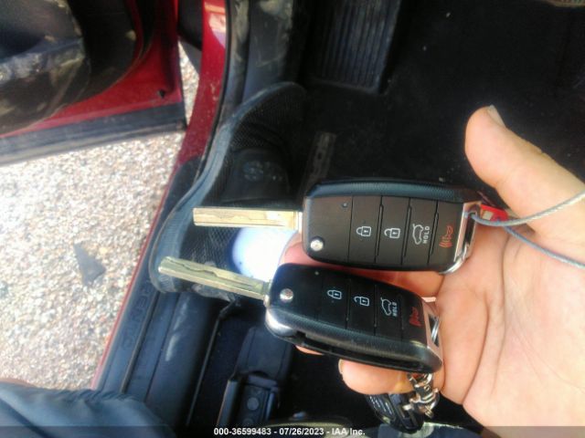 5XYPG4A32GG098480 KIA SORENTO LX