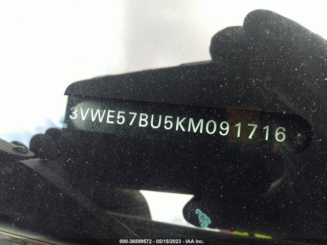 3VWE57BU5KM091716 Volkswagen JETTA SEL