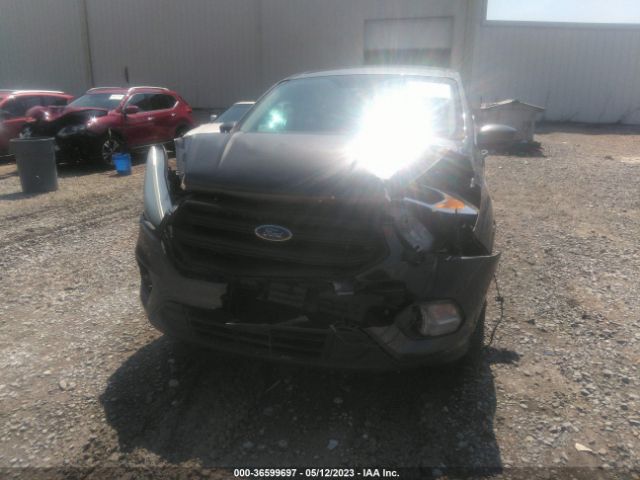 1FMCU0GD1HUC84037 Ford ESCAPE SE