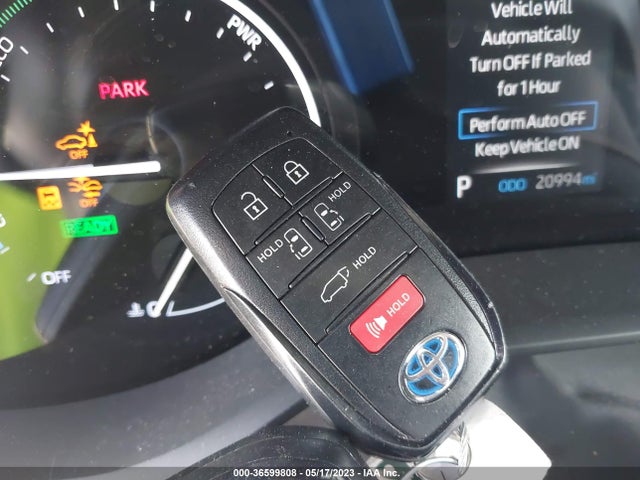 2021 TOYOTA SIENNA XLE VIN: 5TDYRKEC2MS050098