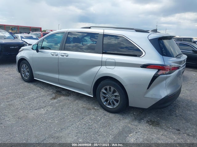 2021 TOYOTA SIENNA XLE VIN: 5TDYRKEC2MS050098