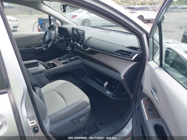 2021 TOYOTA SIENNA XLE VIN: 5TDYRKEC2MS050098