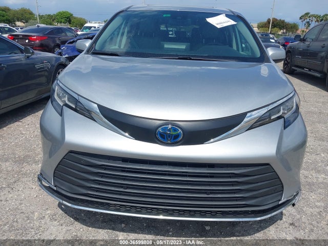 2021 TOYOTA SIENNA XLE VIN: 5TDYRKEC2MS050098