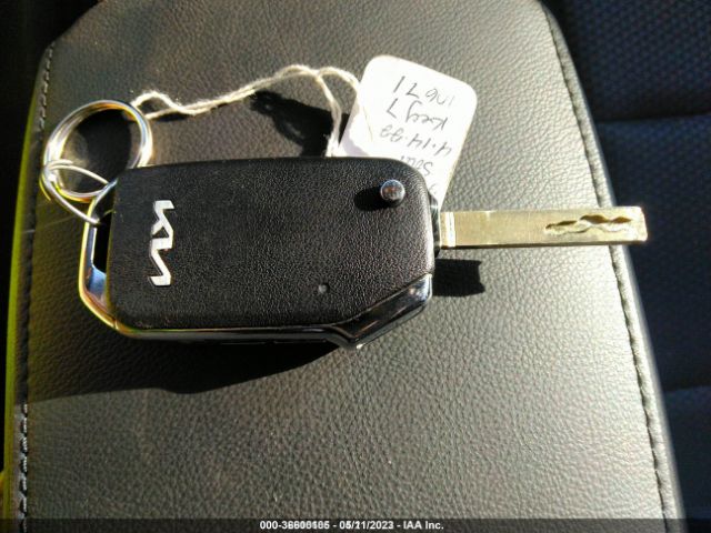 KNDJ23AU0N7817310 KIA SOUL LX
