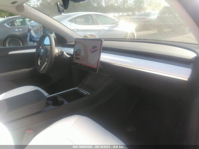 Tesla Model Y Long Range 2023 7SAYGDEE4PF619547 Image 6