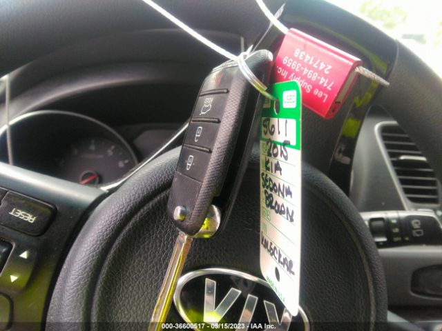 KNDMB5C16F6040344 KIA SEDONA LX