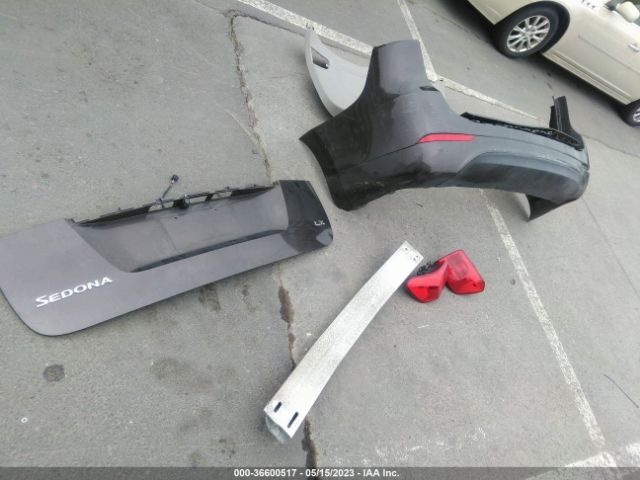 KNDMB5C16F6040344 KIA SEDONA LX