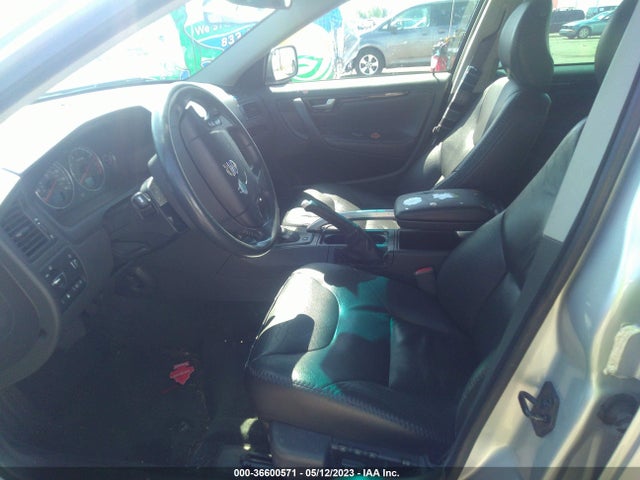2004 VOLVO V70 XC70 VIN: YV1SZ59H241136189