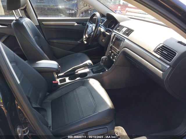 1VWDT7A37HC024779 Volkswagen Passat R-line W/comfort Pkg