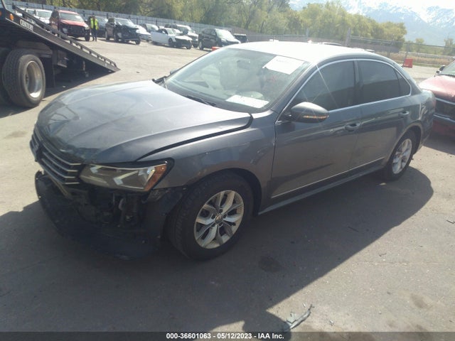 1VWAT7A35GC035216 Volkswagen Passat 1.8t S