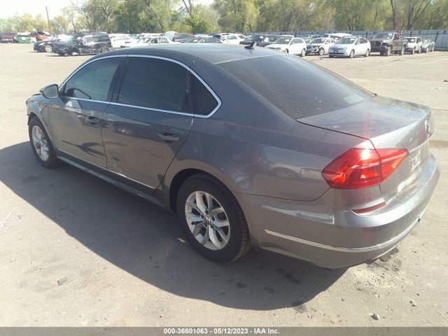 1VWAT7A35GC035216 Volkswagen Passat 1.8t S