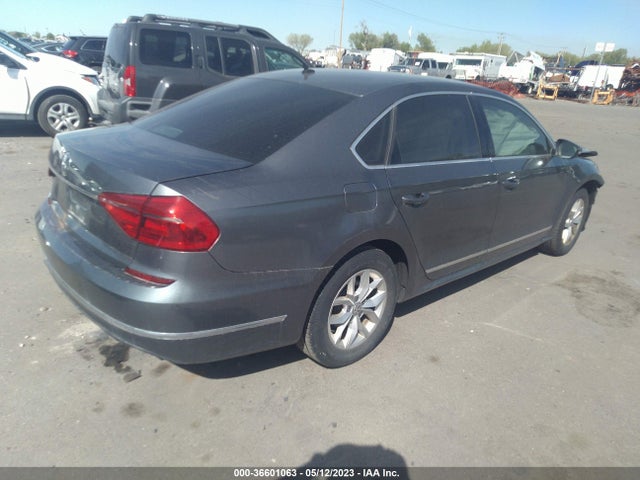 1VWAT7A35GC035216 Volkswagen Passat 1.8t S
