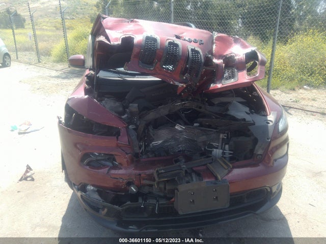 1C4PJLCB9JD622620 Jeep Cherokee Latitude Tech Connect