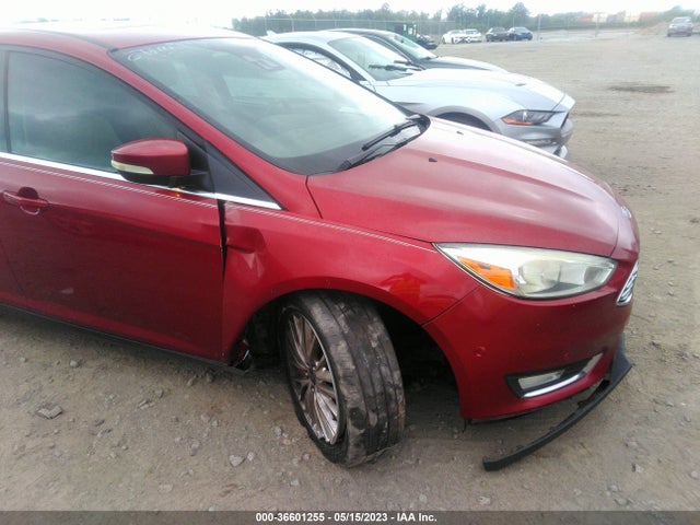 2015 FORD FOCUS TITANIUM VIN: 1FADP3N23FL209240