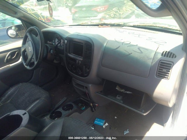 2002 FORD ESCAPE XLS CHOICE VIN: 1FMYU01112KE08461