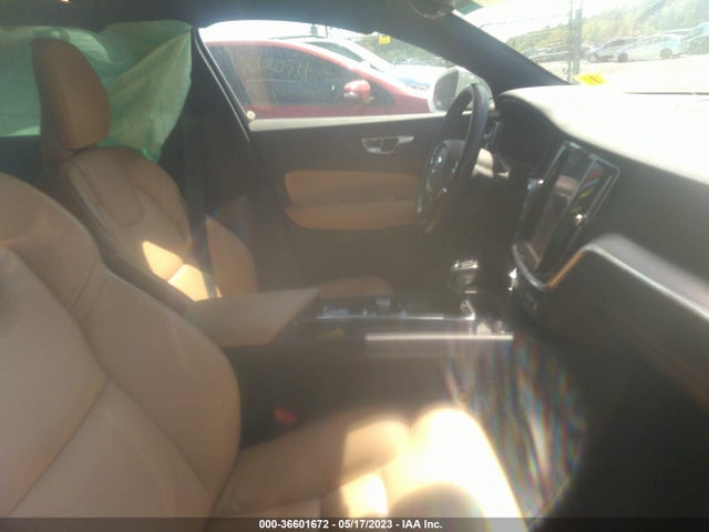 2020 Volvo V60, VIN: YV4102WK9L1036418