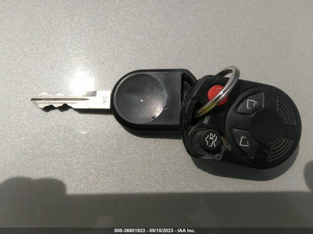 2008 FORD ESCAPE LIMITED VIN: 1FMCU04188KE82376